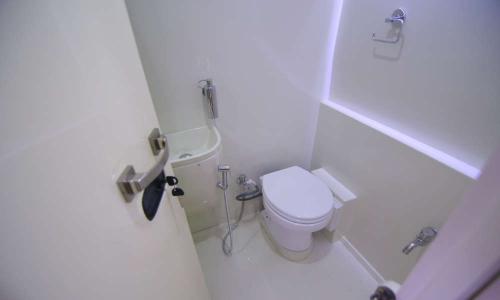 caravan-interior-posh-bathroom