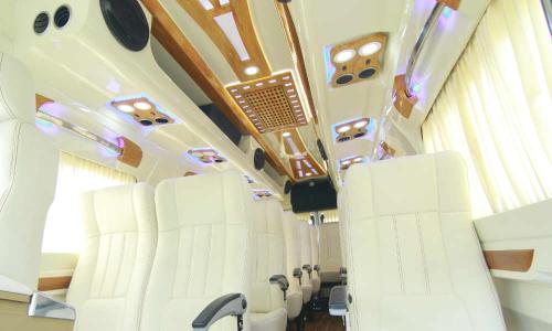 traveller-interior-roofing-seating